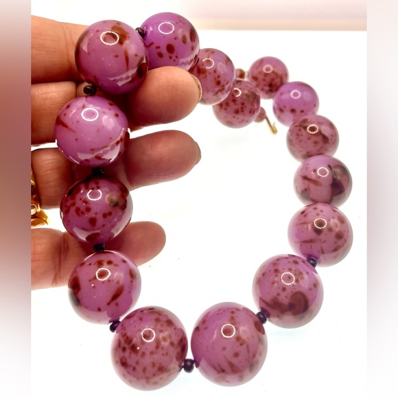 Vintage Lilac Speckled Lucite Beaded Necklace Mid Century Chunky Retro Statement - Picture 6 of 9